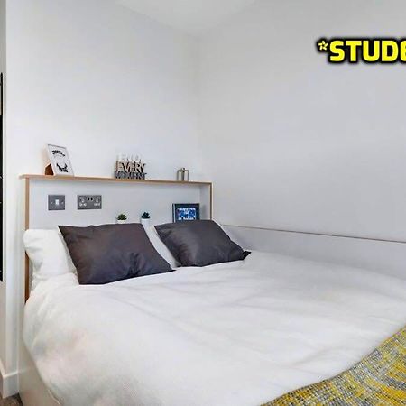 Student Only Zeni Ensuite Rooms, Колчестер Екстер'єр фото