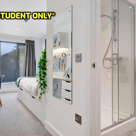 Student Only Zeni Ensuite Rooms, Колчестер Екстер'єр фото