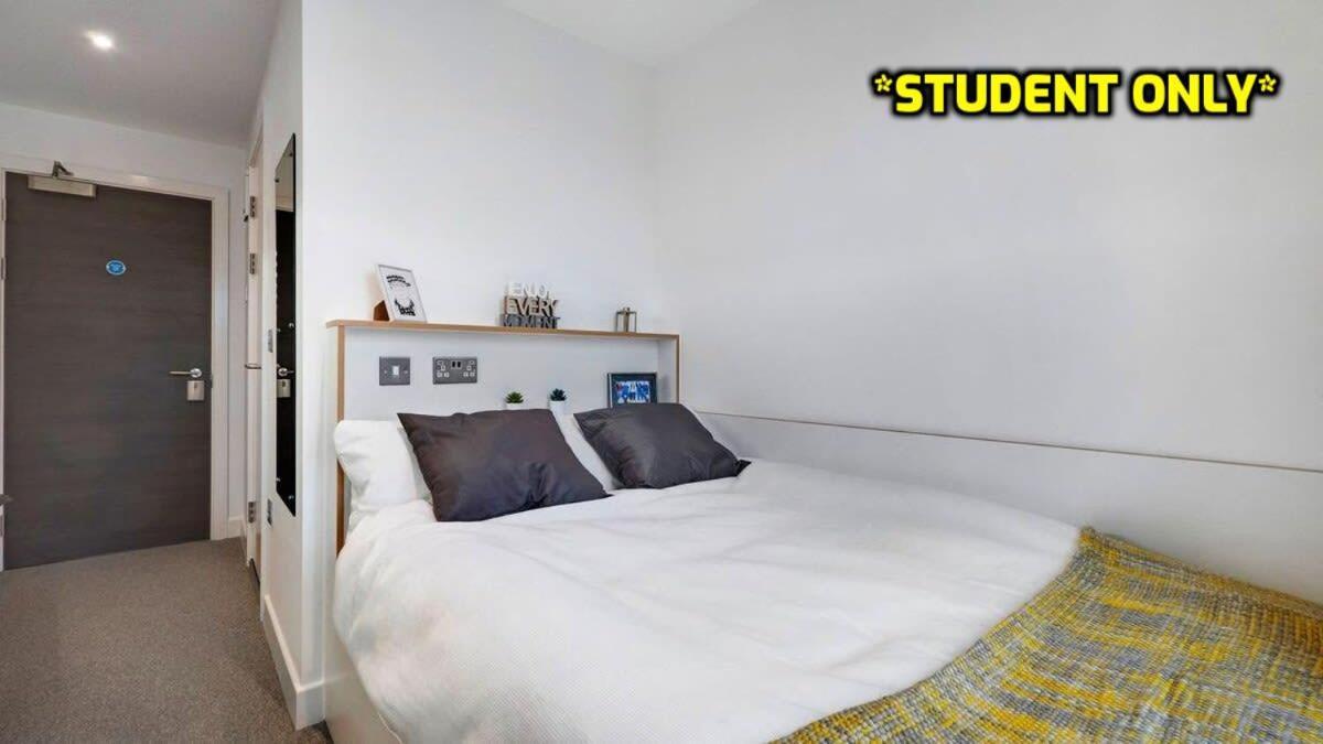 Student Only Zeni Ensuite Rooms, Колчестер Екстер'єр фото