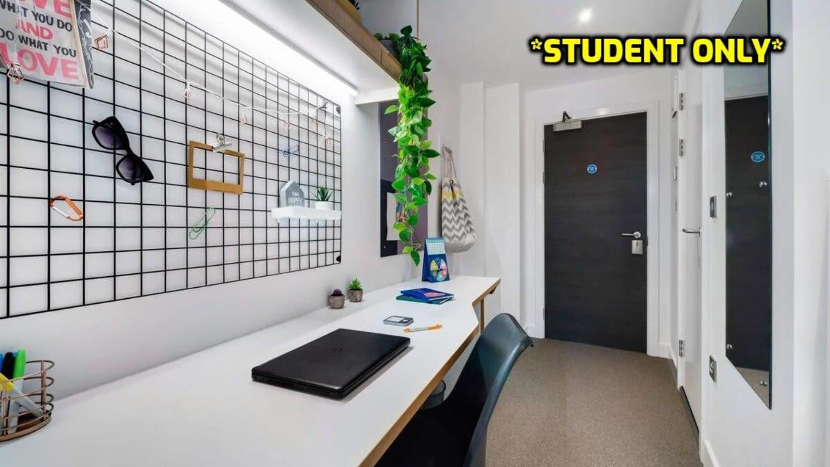 Student Only Zeni Ensuite Rooms, Колчестер Екстер'єр фото