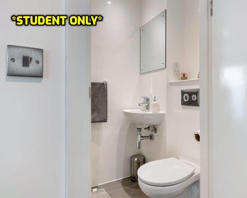 Student Only Zeni Ensuite Rooms, Колчестер Екстер'єр фото
