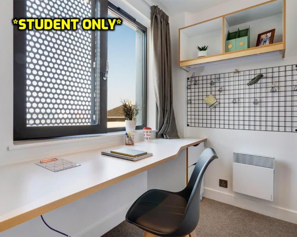 Student Only Zeni Ensuite Rooms, Колчестер Екстер'єр фото